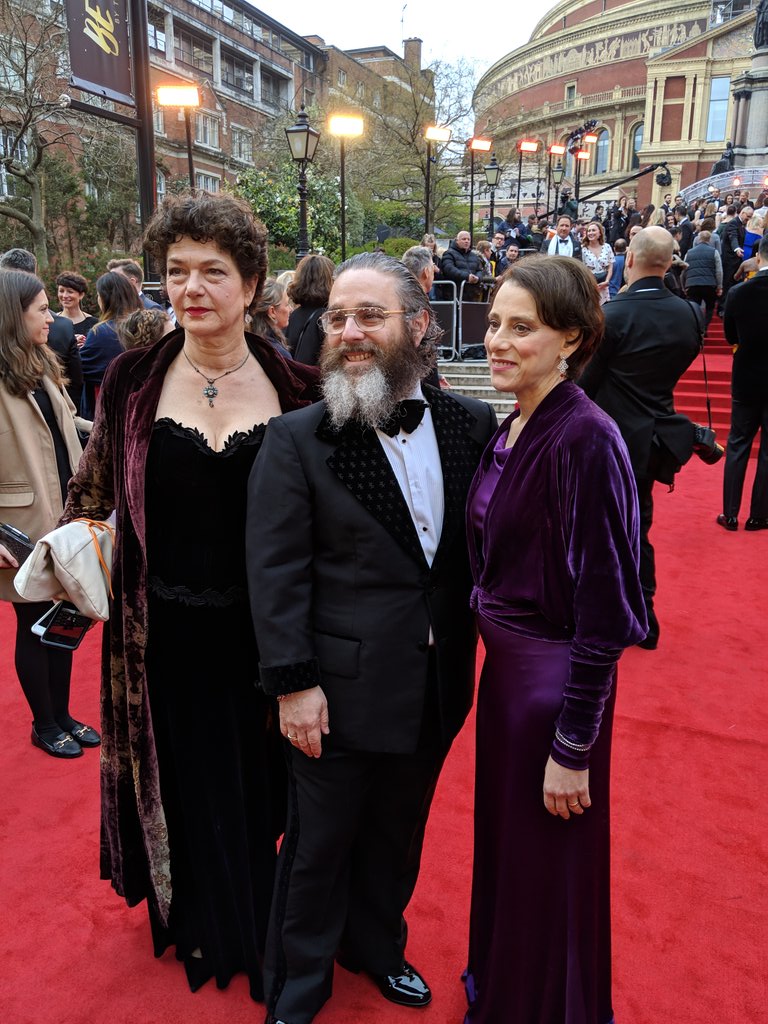 Stars of <a href="/FiddlerWestEnd/">Fiddler on the Roof</a>, #JudyKuhn, #LouiseGoold and #AndyNyman are here!