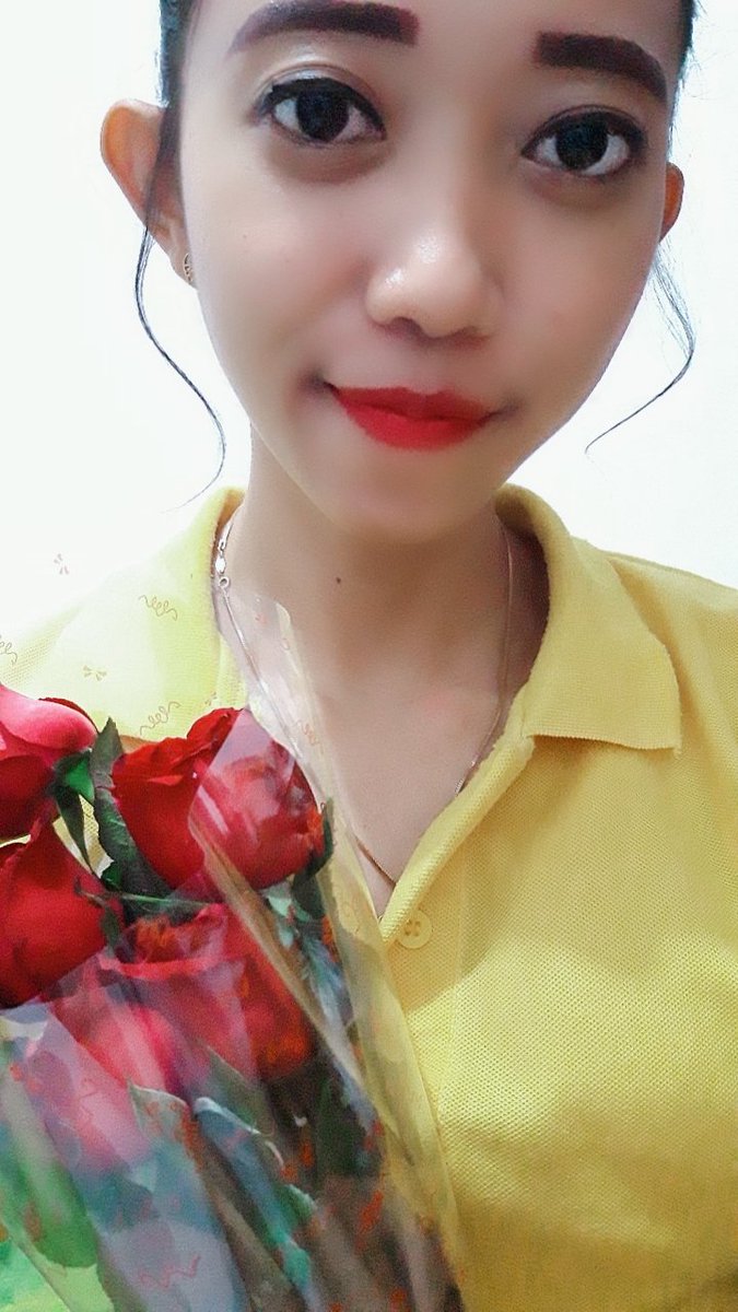 ikaphoenix1's tweet photo. thank you for the flowers my dear ❤😘💋🌹 https://t.co/TvwtVelart