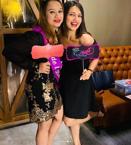 DivyankaRocks's tweet image. On one hand I feel bad that you&apos;ll leave me...on the other I love the fact that you&apos;ll be happy!
#MsToMrs is an emotional ride for the bride, family and friends alike.
#bacheloretteparty for @rucheey22.