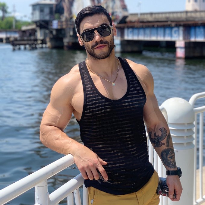 Tampa Florida, one of the most beautiful places . you have to come and visit here👍🏼 . . Where are you<a href="/tag/florida"class="tags"><span>#florida</span></a><a href="/tag/muscle"class="tags"><span>#muscle</span></a><a href="/tag/laugh"class="tags"><span>#laugh</span></a><a href="/tag/tampa"class="tags"><span>#tampa</span></a><a href="/tag/moment"class="tags"><span>#moment</span></a><a href="/tag/versace"class="tags"><span>#versace</span></a>