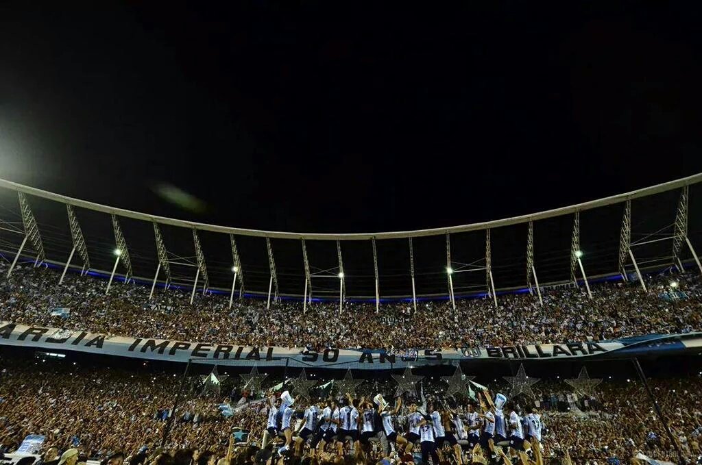 Racinguismo_'s tweet photo. DEJO TODO Y ME VOY A VER AL CAMPEÓN https://t.co/bbsddSRu0y