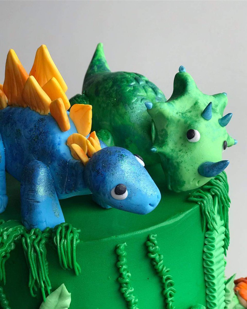 TresLecheria's tweet photo. Just about died when we got the opportunity to make a dinosaur-themed wedding cake. Maggie identifies as a triceratops, &amp; Daniel identifies more as a stegosaurus. I identify more as a kid in a candy store because this cake was complete creative freedom! #cubesbaking 💚 https://t.co/eLyZPMeVos