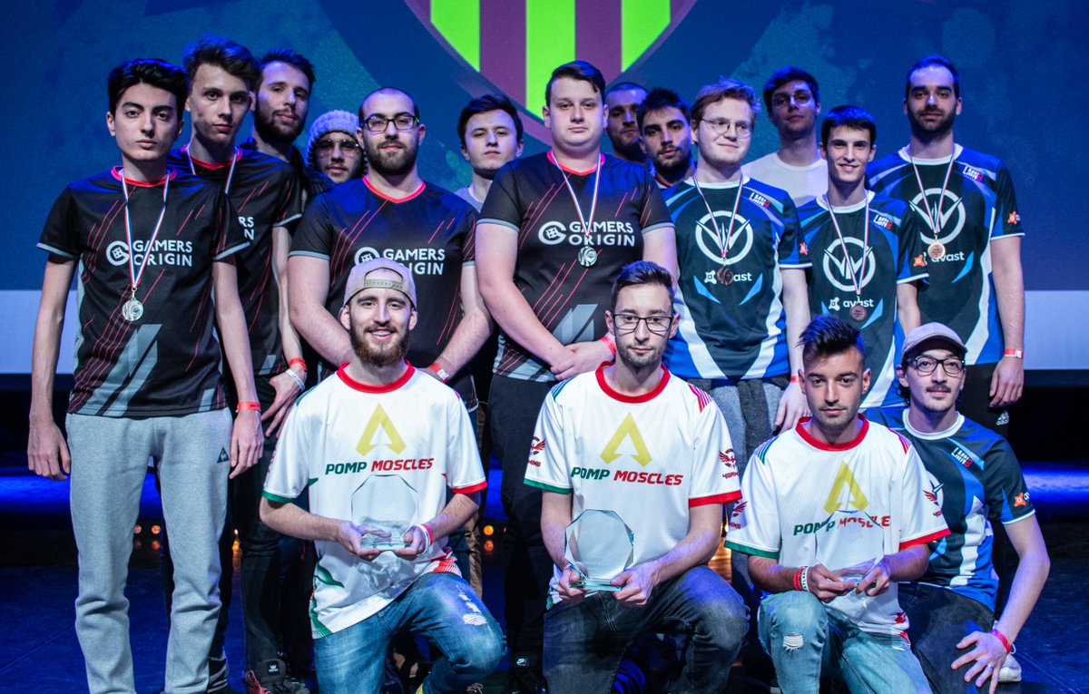 Nos joueurs #ApexLegends décroche une superbe troisième place lors de cette #CATLAN19 🥉

Merci aux organisateurs de @lacatalane19 pour cette expérience formidable !

#GG #GoWarthox ⚫️🔵