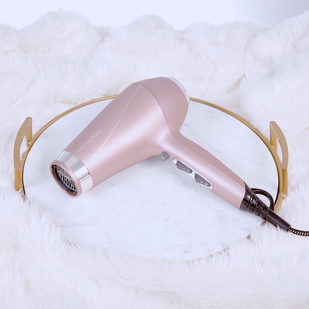 How does it work?? An advanced dryer ring contains micro-conditioners that are released during styling with no oily residue. The heat of the dryer air activates the micro-conditioners, transferring them to your hair for healthy styling.

Learn More >> bddy.me/2YZrNEH