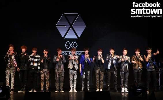 Ohtunbee25411's tweet photo. ขอบคุณอะไรก็ตามที่ทำให้เราได้รู้จักกับผู้ชาย12คนที่เป็นพลังในชีวิตเราขอบคุณที่เค้าเป็นExoที่ดีที่สุดของพวกเราตลอดมาถึงแม้จะมีเหตุการณ์ไม่ดีเกิดขึ้นมาก��ายแต่นั่นมันก็ทำให้เรารู้ว่าเรา��ามารถรักคน12 คนนี้ที่เป็นใครก็ไม่รู้ได้มากขนาดไหน
OT12 OT09  we are one ! #7YearsWithEXO https://t.co/guYsNTkgX1