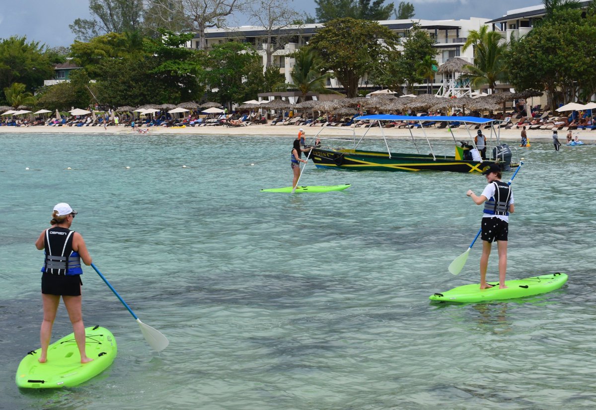 royaltonnegril's tweet photo. When you run out of activities on land, it's time to paddle! Non-motorized activities are a part of your #AllInLuxury®. https://t.co/mAQErTODTg