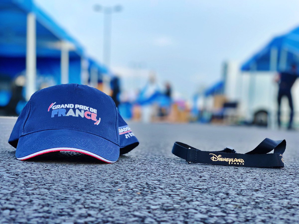 larnault's tweet photo. Fin du Roadshow @GPFranceF1 à @DisneylandParis ! Merci au public. 1er étape bouclée, démontage en cours.
Départ en Chine pour le #1000Gp avant de revenir à Marck pour un nouveau #RoadshowGPFrance https://t.co/aQcPmJB7vx