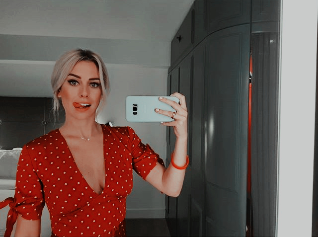 — 𝑅𝑖́𝑒𝑡𝑒 𝑑𝑒 𝑙𝑎 𝑣𝑖𝑑𝑎, 𝑞𝑢𝑒 𝑦𝑎 𝑠𝑒 𝑟𝑒𝑖𝑟𝑎́ 𝑒𝑙𝑙𝑎 𝑑𝑒 𝑡𝑖.