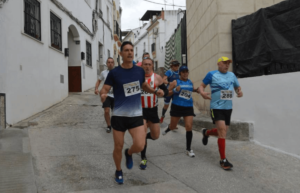 SURDeporte's tweet photo. #Fotos📸 de la Vuelta Pedestre de @AytoCoin, que hoy ha celebrado su edición 50 ¡Felicidades🎂🏃‍♀️! 

#Galería👉 https://t.co/rrJ96T1kjF https://t.co/zuxA9rTTlR