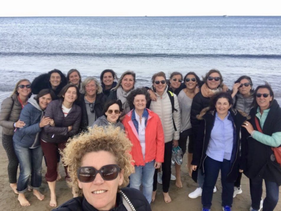OldblacksBT's tweet photo. Paseo por la playa #over40basket #oldblacksbygefco #oldblacks #adifferentwaytolivefifties https://t.co/oHzZOsLLPI