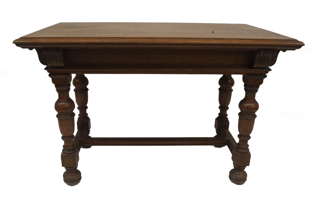ColinYoungAWA's tweet photo. #TitterYeNot,  but #Frankly I really like this #Howard &amp; Sons table

#StGeorgesCollection @GoldingYoung https://t.co/p8zeu4LIuc