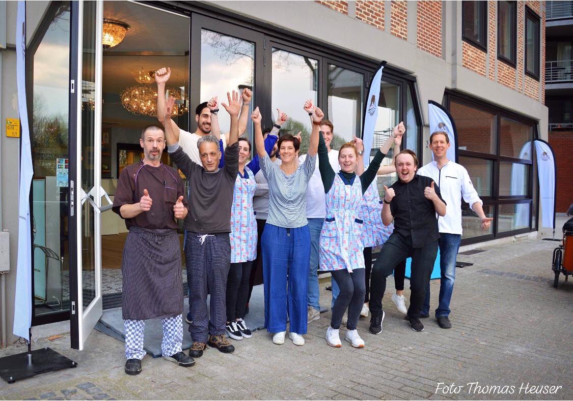 Thomas_A_Lokaal's tweet photo. 👵🏻🍴 De Bomma 2 draait proef!
De tweede vestiging aan de Willem Ogierplaats is open!
#DeBomma #Restaurant #Antwerpen ©️Thomas H. https://t.co/EfWU5rb0XC