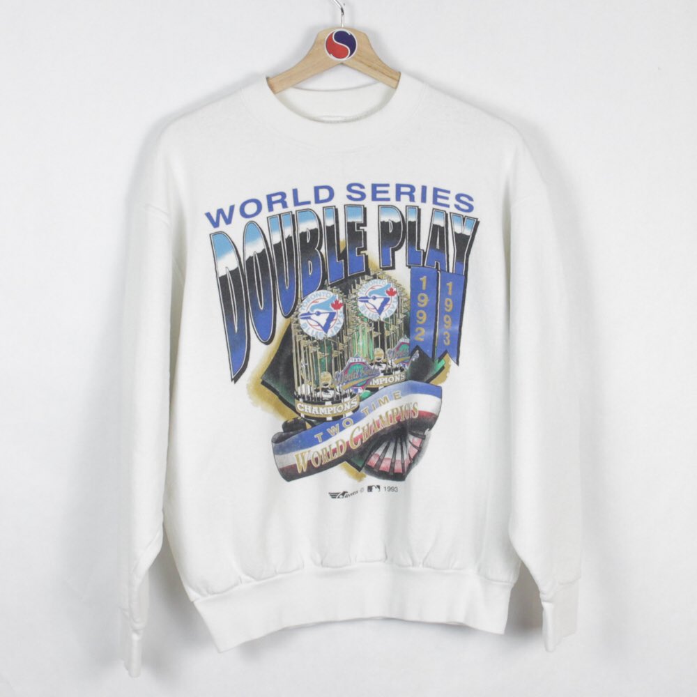 Off_suited's tweet photo. $49 CAD Free Shipping: https://t.co/xndqMCIoLm #Toronto #BlueJays #MLB #Vintage https://t.co/FZ4gxLPKlQ