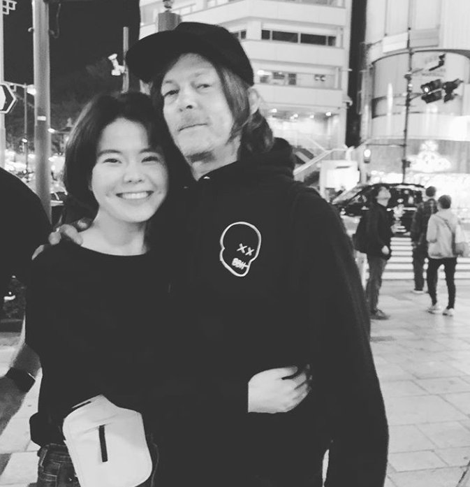 ennoia3's tweet photo. File these in your #BeamingReedus folder. Fan encounters in Japan yesterday/today. (#mamamue_21 / #hirosh_til / #_2dimple / #kokerapper ) https://t.co/9VrmJPsH81