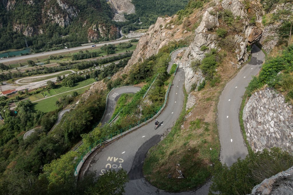 antonyblake9's tweet photo. 14 years to build, 16 hairpins, 7% with 10% ramps - and behind it a love story.
#france #bike #cyclinglife #cyclist #cyclingphotos #climboftheweek #mountains #cycling #reillycycleworks #stubbleandsteel #lacetsdemontvernier #mountainroad #cyclingphoto #switchbacksunday https://t.co/75t1jCAQDs