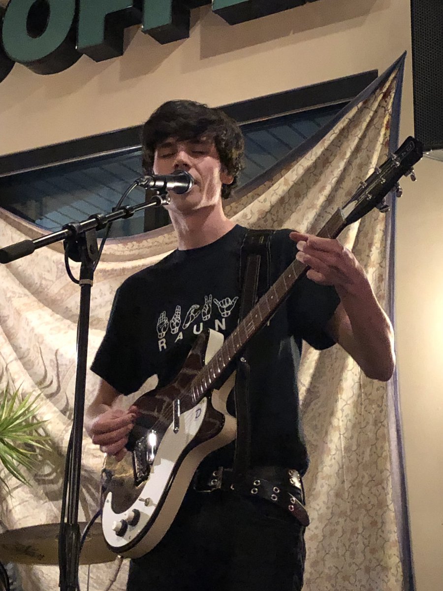 oldfacemgnta's tweet photo. thank you to everyone who came to the coffee shop on friday!! more stuff coming soon!! https://t.co/XUF7EaGzgK