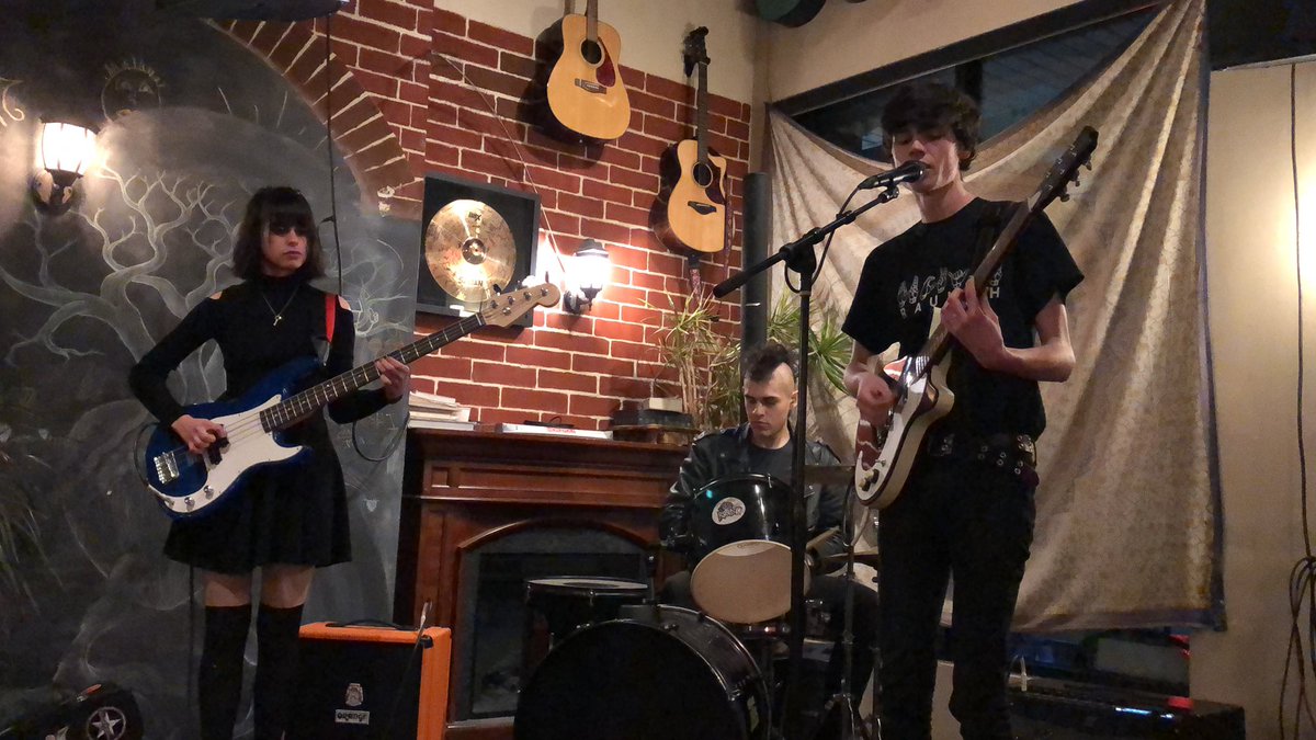 oldfacemgnta's tweet photo. thank you to everyone who came to the coffee shop on friday!! more stuff coming soon!! https://t.co/XUF7EaGzgK