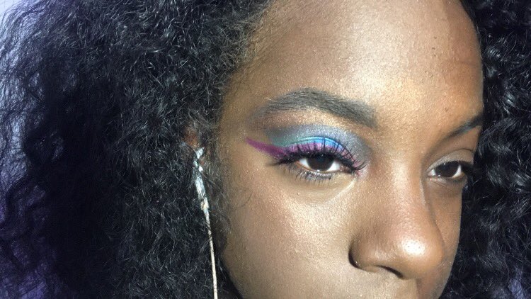 niglizzyy2x's tweet photo. #halffacemakeupchallenge #makeuptwitter #fantasymakeup https://t.co/N3nSEFKMm1