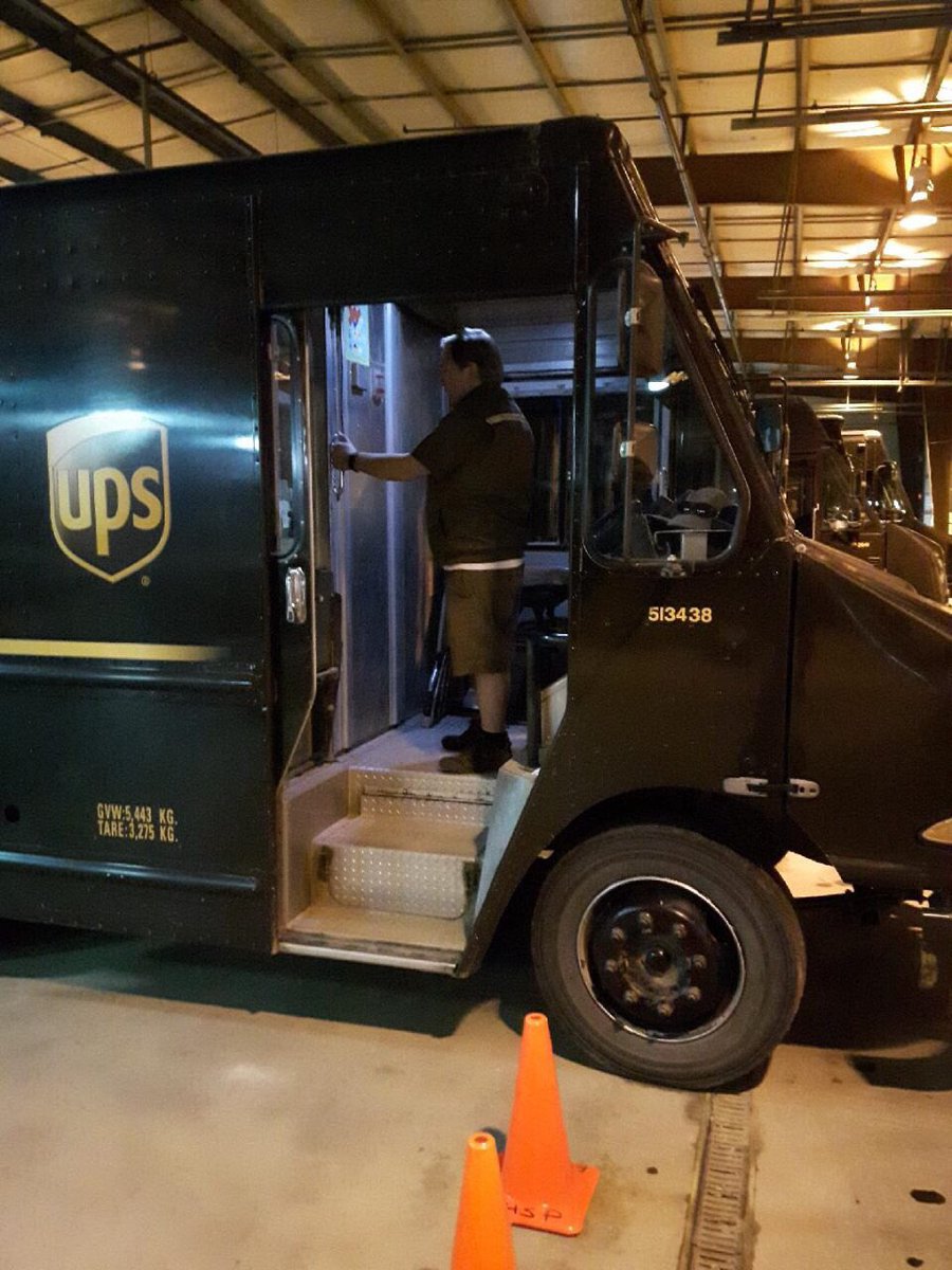 Square shoulders to door &amp; use handrails after locking up DIAD when going on break! Reduce stress &amp; safety demo by <a href="/53Safety/">😎Edmonton N. CHSP Team😎</a> <a href="/TerryBrooksUPS/">Terry</a> 📵 <a href="/SeanGriffin34/">Sean Griffin</a> <a href="/JimmyV_UPS/">Jimmy Vassilopoulos</a> @JazzAvila_UPS <a href="/AndreaQ_UPS/">Andrea Quintero</a> <a href="/LarrySuttonUPS/">Larry Sutton</a> <a href="/CanadaUPSers/">Canada UPSers</a> @ChspWest <a href="/CaupsOttawa/">OttawaCAUPS</a> <a href="/kat_safety/">TheSafetyKat</a> <a href="/UPS_JCondon/">Jason Condon</a>