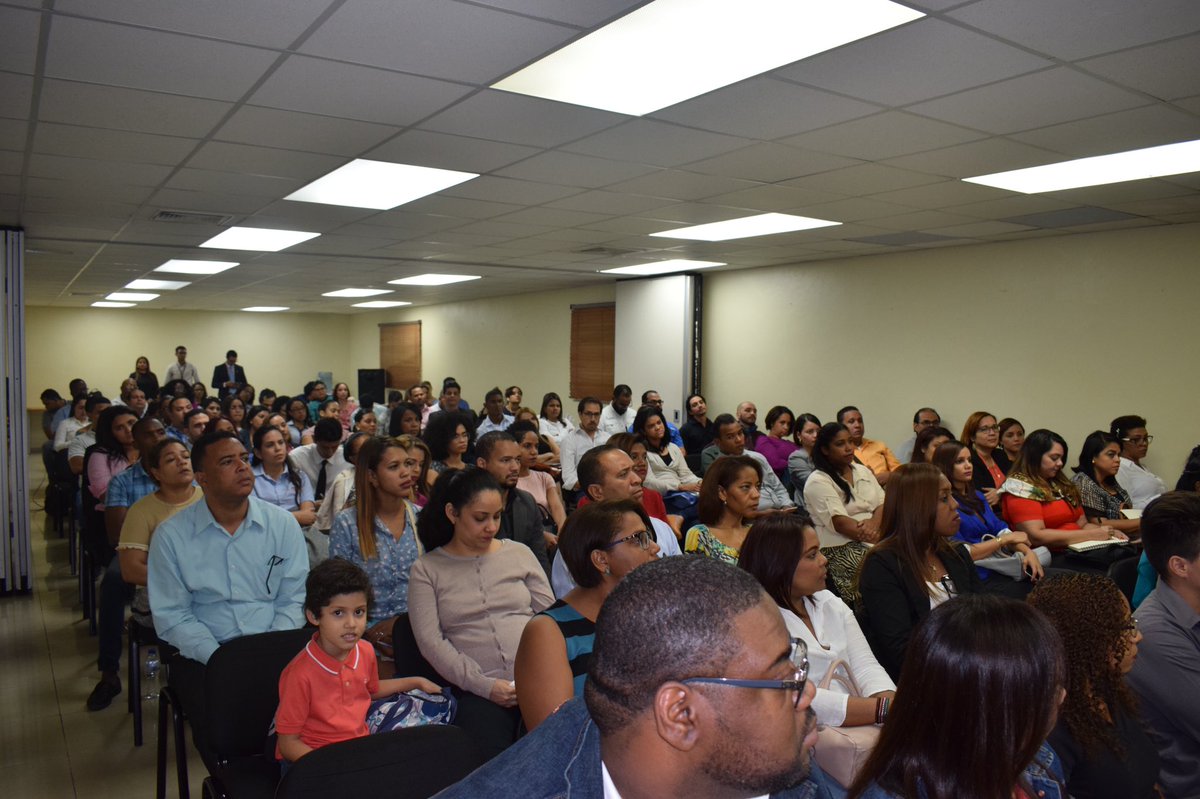 MIC_RD's tweet photo. #MICM y #ADOPEM sensibilizan a microempresarios sobre educación financiera.
Noticia completa:📲 https://t.co/tzVpfmM6Ap https://t.co/cZeWFEtPMl