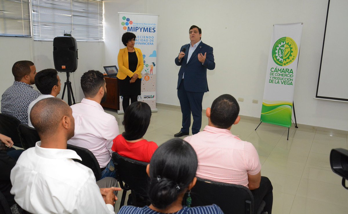 MIC_RD's tweet photo. #MICM y #ADOPEM sensibilizan a microempresarios sobre educación financiera.
Noticia completa:📲 https://t.co/tzVpfmM6Ap https://t.co/cZeWFEtPMl
