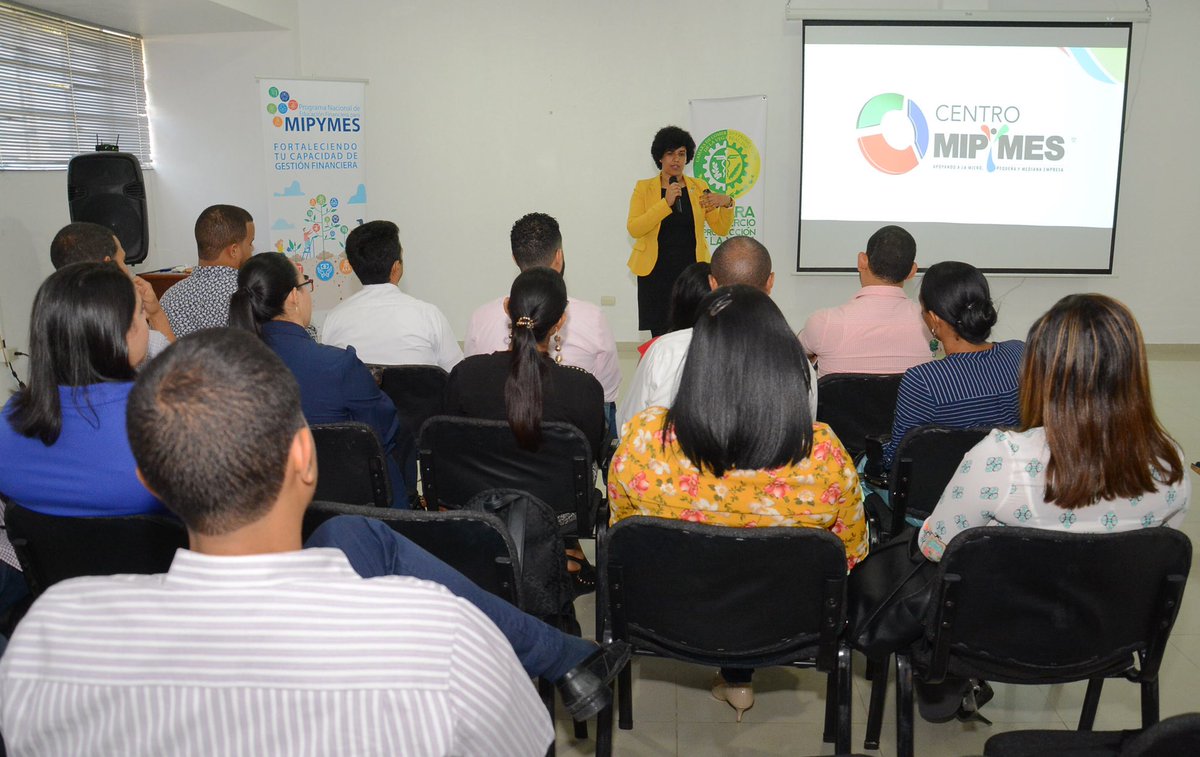MIC_RD's tweet photo. #MICM y #ADOPEM sensibilizan a microempresarios sobre educación financiera.
Noticia completa:📲 https://t.co/tzVpfmM6Ap https://t.co/cZeWFEtPMl
