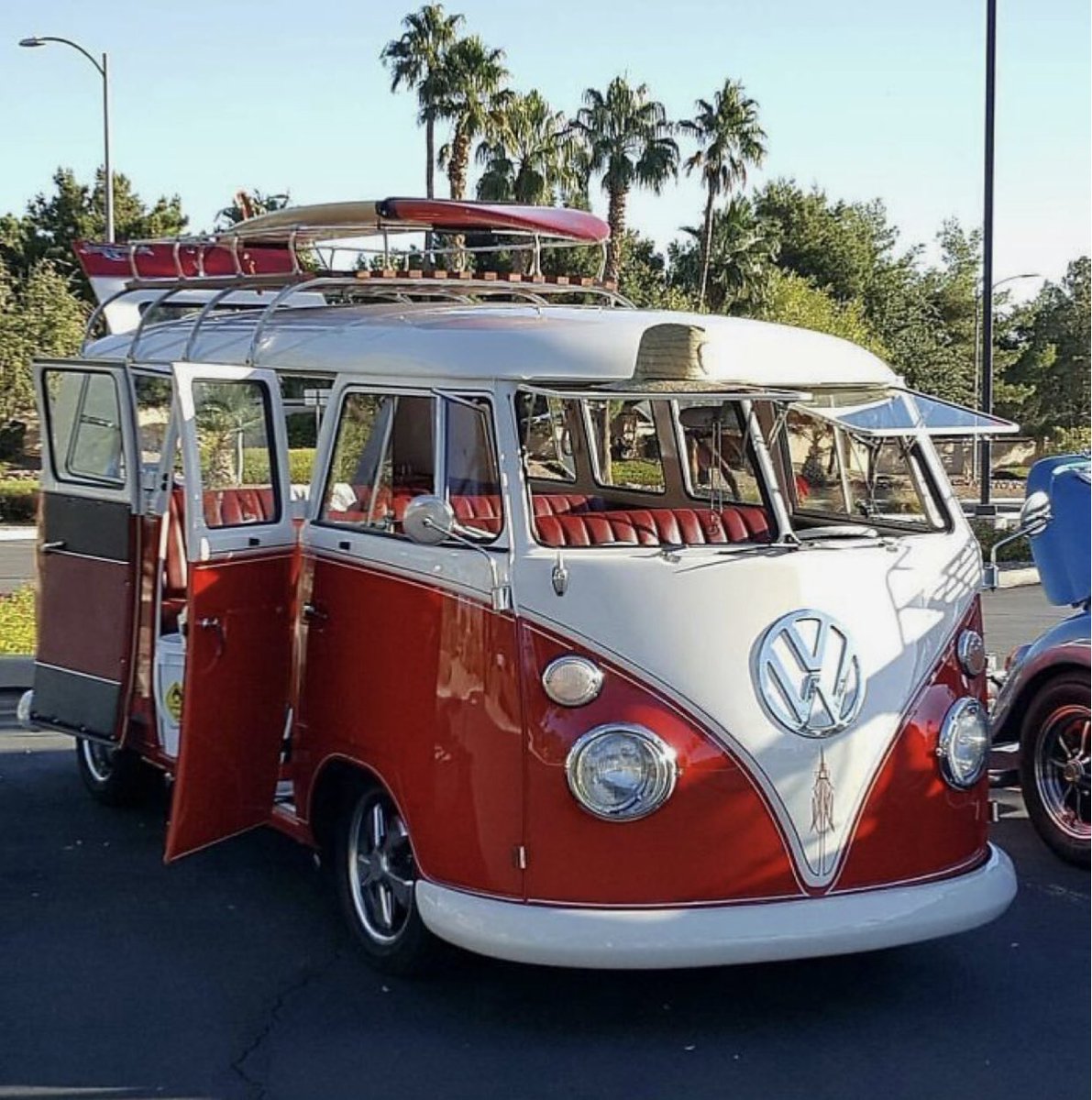 LegendVW's tweet photo. Things that make you..... want to quit your job❣️🚌💨✌️😎
#legendvw #vw #vwbus #bus #buslife #extendyourweekend #sunday #sundayvibes #sundayfunday #adventuretime #adventure #adventures #travel #roadtrip https://t.co/NmEa7H2KIr