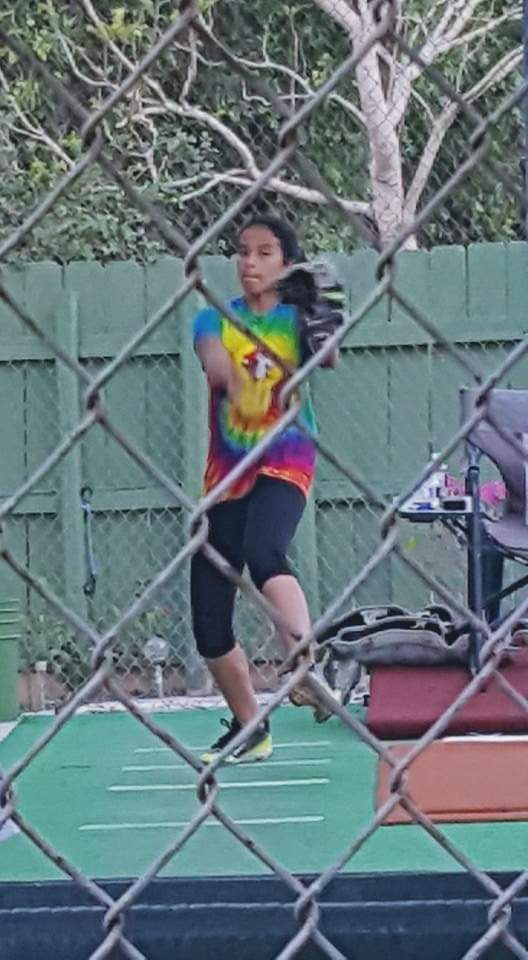 cmorales2228's tweet photo. My heart was happy when she use to pitch😭😭😭 @cllaireeann #missheronthemound #comeback #shepitches https://t.co/1tr27fuVNF