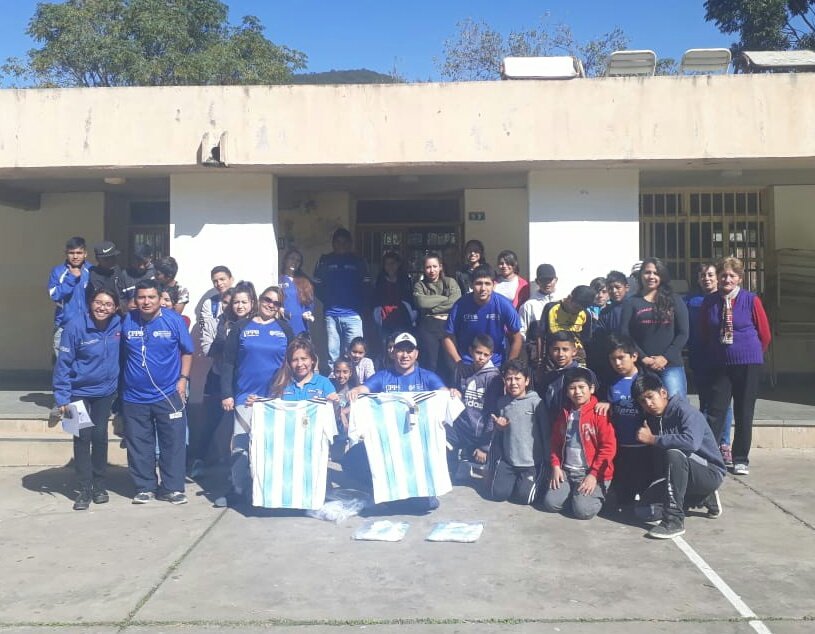 suarnicolas15's tweet photo. Se comenzó de la mejor manera, todos felices por la vuelta a las actividades! 💪
#CPPS2019
#EscuelaAbiertaParaJovenes
#ColegioMiguelRagone
Vamos por más 👏💪⚽🏐🏅 https://t.co/Yb1Z3tM0sK