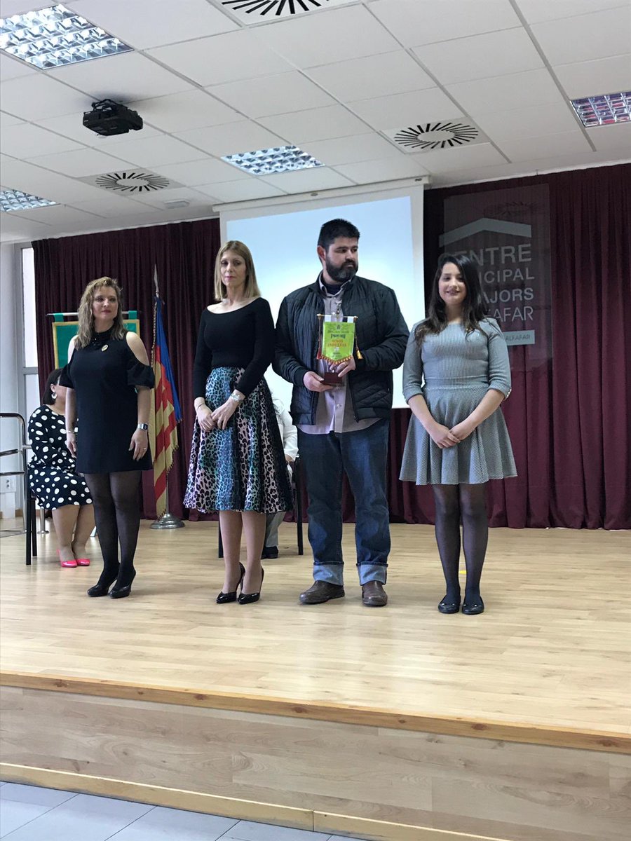 ElSequer's tweet image. Esta tarde ha tenido lugar la Gala del Artista en nuestro pueblo.
Vicente F. Lorenzo Albert ha recogido el premio a mejor ninot infantil de Alfafar 👨🏼‍🎨
Sergio Lis Abril ha recogido el primer premio y mejor falla de Alfafar 👨🏼‍🎨
Enhorabuena y gracias 💙
SQ19💙