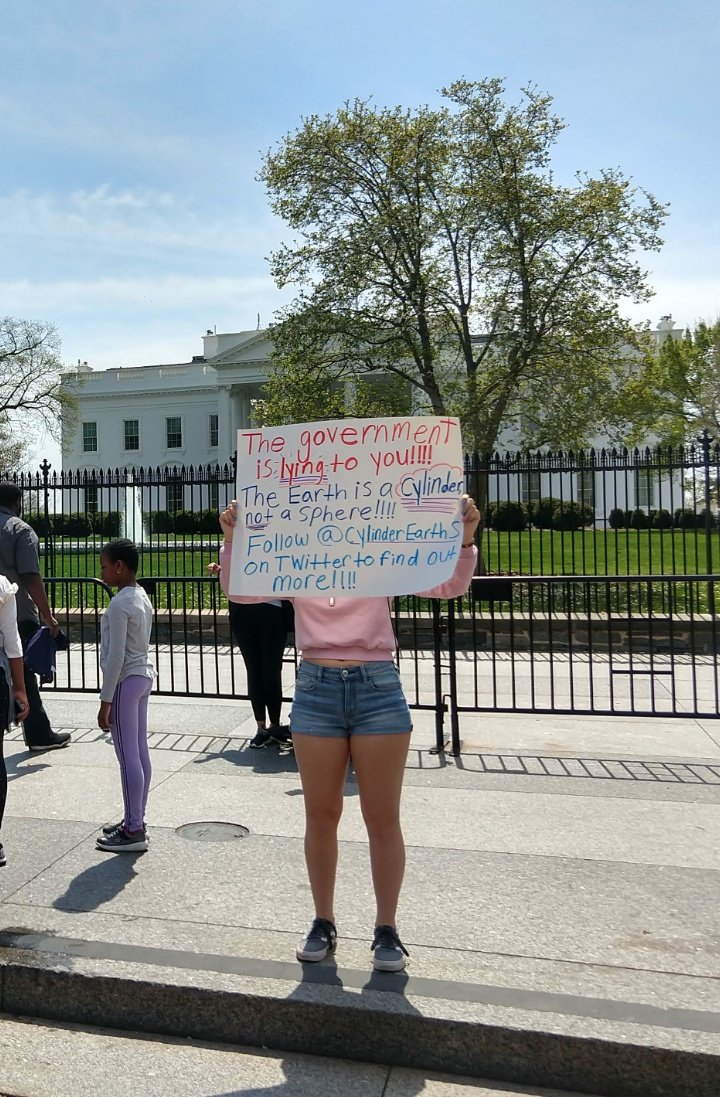 CylinderEarthS's tweet photo. I took our message to the White House!! Here I am spreading the truth to the masses in Washington DC! #DC #WashingtonDC #Truth #WhiteHouse #CylinderEarth https://t.co/Lki03aPCaT