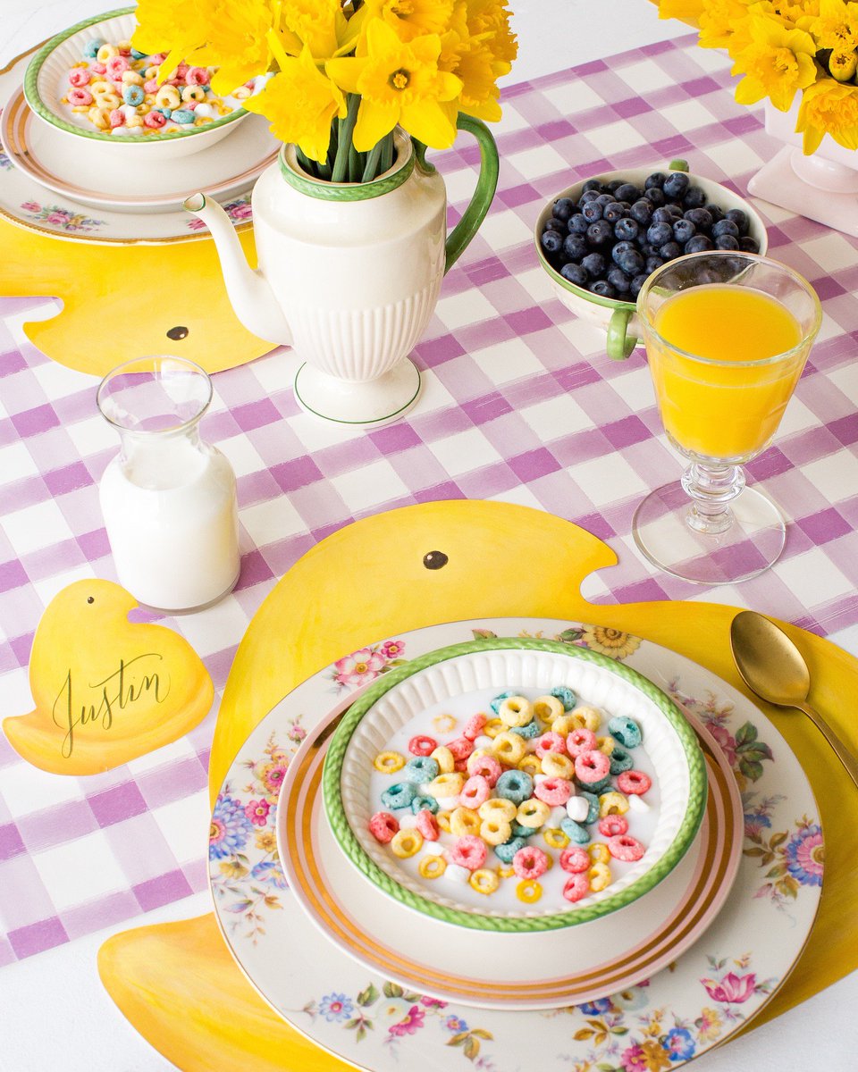 hesterandcook's tweet photo. PEEPS® for breakfast? Why not?! And for lunch and dinner too, if we are talking about our placemats and other tablesetting accoutrement!
Placemats + cards: @hesterandcook + @peepsbrand
Table runner: Lilac Painted Check by us
#hctablestyle #hesterandcookeaster #hesterandcook https://t.co/ZW8AHsFuUI