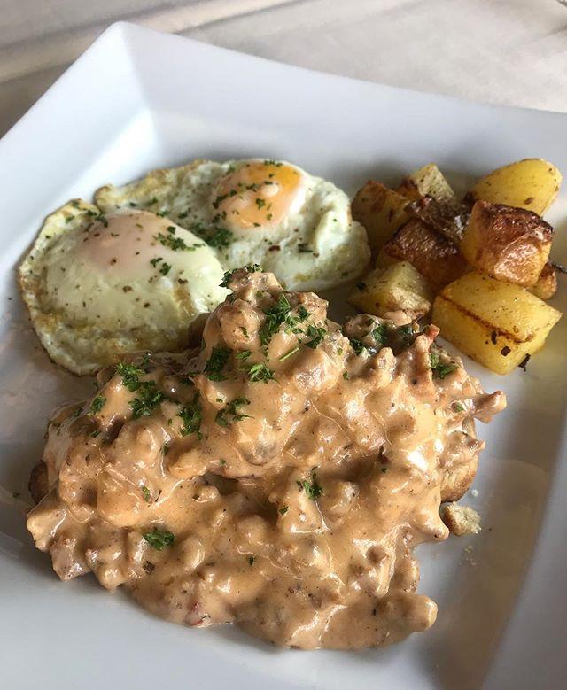 tuttimangia's tweet photo. What’s brunch without biscuits and gravy?! Come join us for today’s special dish! 
#brunch #sundayfunday #biscuits #comfortfood #tuttimangiaitaliangrill #tuttimangia #claremont #claremontvillage https://t.co/7uu5Jo0mH7 https://t.co/C5hRqqlQw5