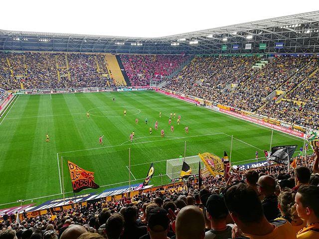 petrmottl's tweet photo. SG Dynamo Dresden - 1. FC Union Berlin - 0:0 😕🙄
Attendance 30 700 👏👏👏
#groundhopping #groundhopper #sgd #sgd1953 #1953 #dynamo #dynamodresden #sgdynamo #sgdynamodresden #kblock #ultras #ultrasdynamo #dynamoland #dresden #drazdany #fcunion #1fcuni… https://t.co/gKRMj4aqwG https://t.co/Hk8UxnwOky