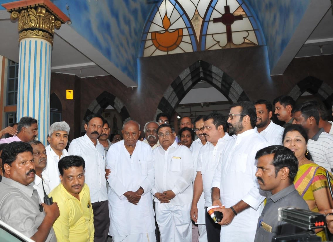 DrParameshwara tweet picture