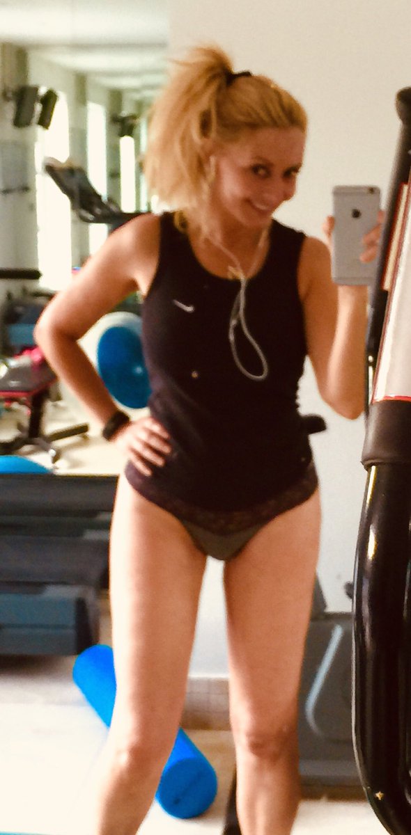 carolvorders's tweet photo. Totally agree with @jamescracknell #BoatRace 👍 keep on moving no matter what your age😎 #MindAndBody
Eg.Gym at home a couple of summers ago #56yo #swimming #weights #ScruffyHomeGymGear.. and flying my plane. Every day is a bonus...living them all with a great big grin 😘 https://t.co/dEJDe5blB4