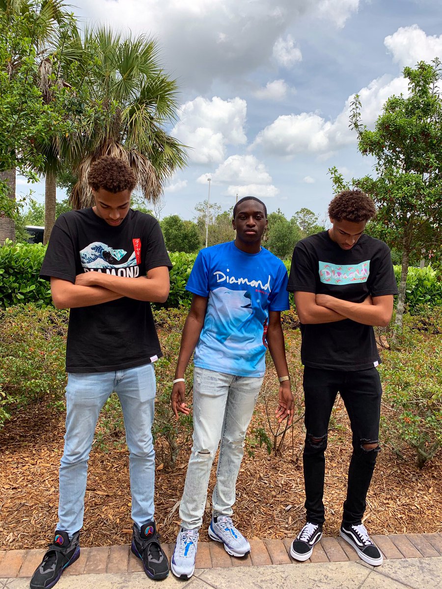 maysonespinal's tweet image. Its hard to find a diamond in a rhinestone world. #GradBash2K19 #MiramarGB2k19
