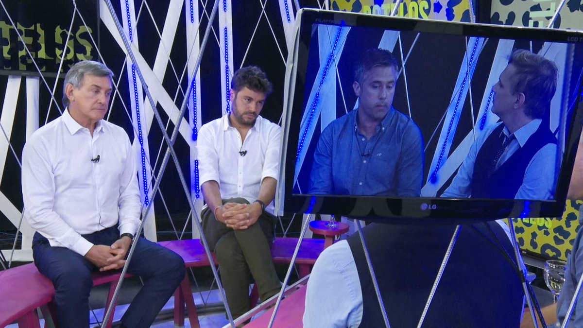 leandrobusatto's tweet photo. 📺 Esta tarde nos vemos en #Botelos por @teleferosario, desde las 19:30 hs.

Gracias Lisandro y equipo por la invitación!! https://t.co/lHnfL9FPZu