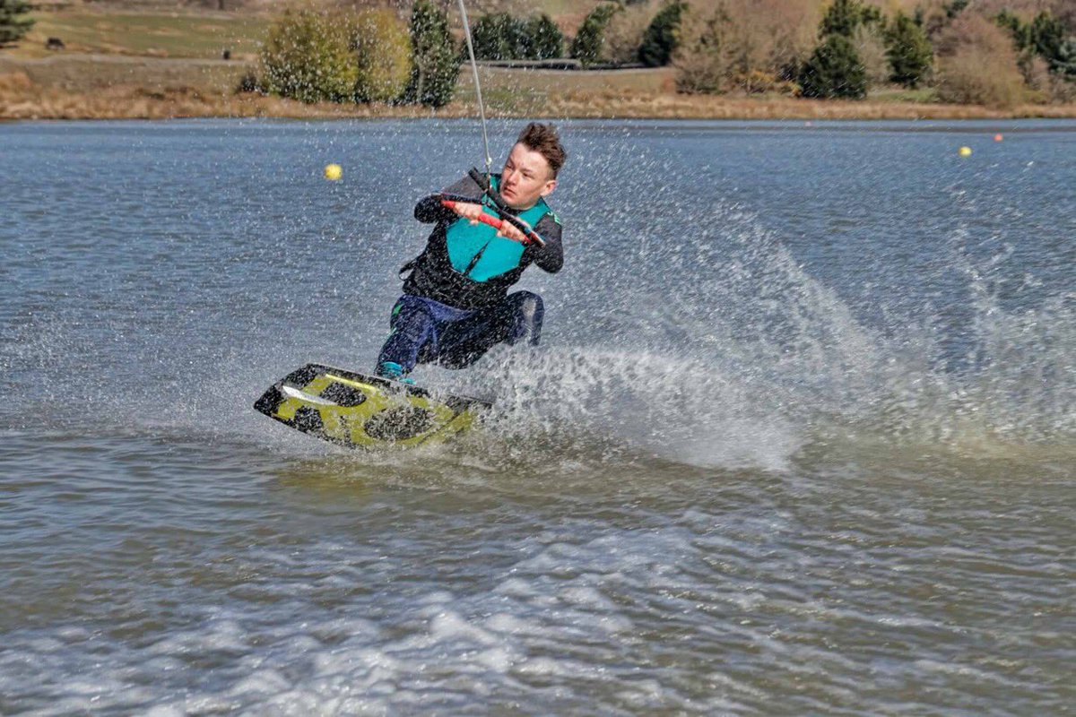 Archie Boat Wake-boarding in the glorious weather yesterday 🤘🏻#wakeboarding