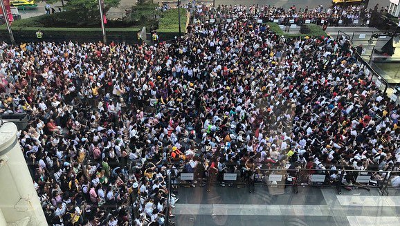 fromyg2's tweet photo. #iKON #아이콘 #삼성갤럭시S10 #BANGKOK #방콕 #GalaxyS10TH #언팩행사 #THANKYOU #iKONIC https://t.co/h9VIKPEK9i
