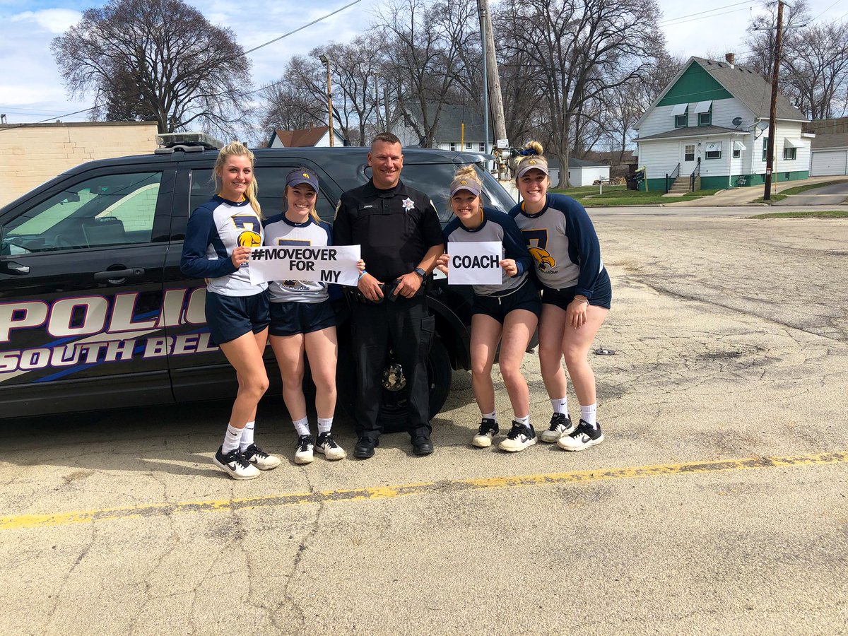 feistyyyyy's tweet photo. #MoveOverForMyCoach Thanks for all your service DJ, and being a great coach! 🤩👮‍♂️ https://t.co/ofiBM80BXK