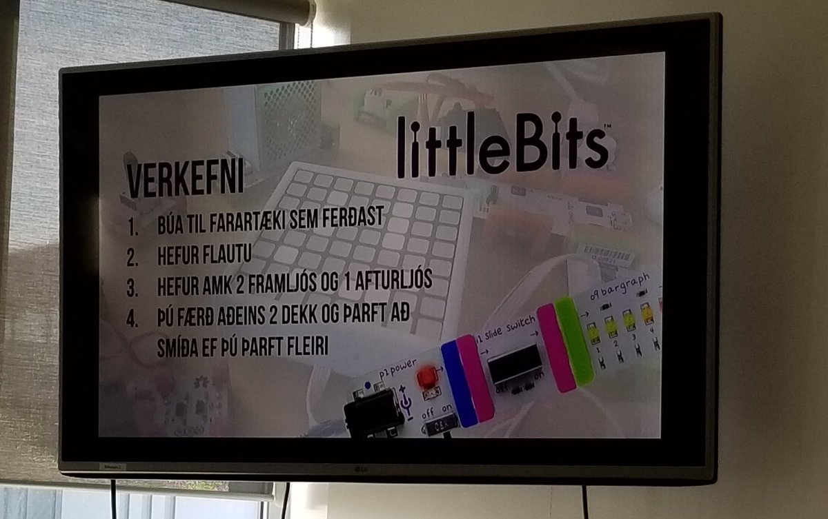 Sigga_Dora's tweet photo. Ítalskur þríhjólabíll, með flautu, háu og lágu ljósum #littlebits #utismini https://t.co/zNDeqOrdsS