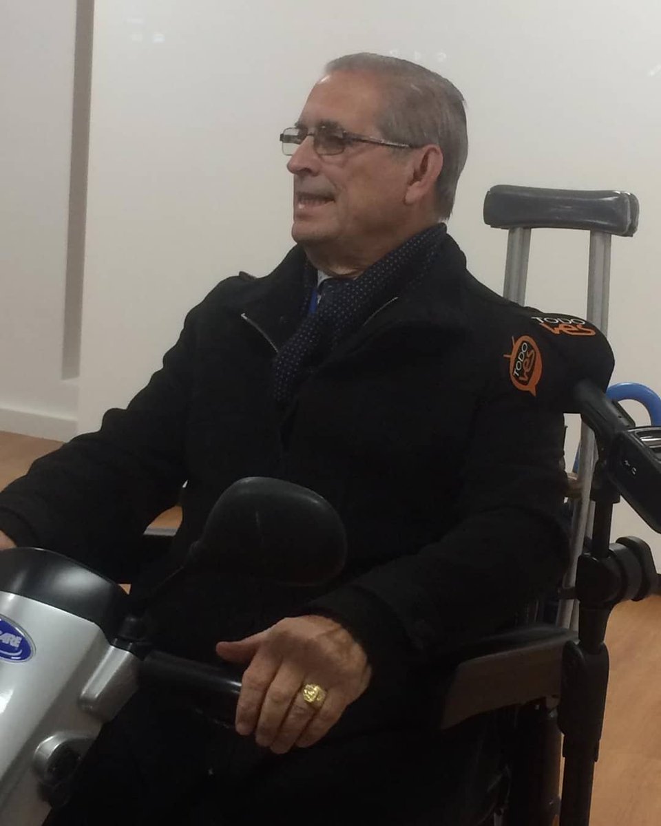 IzabeGomez's tweet photo. Inauguración de la exposición de nuestro pintor José Luís López Núñez en #salaexposiciones del antiguo mercado de abastos #abril #trayectoria #pintura #cultura #referencia #ubrique #integracion #accesibilidad @riverita007 @ma_chacon https://t.co/uTQXGW6Vmp
