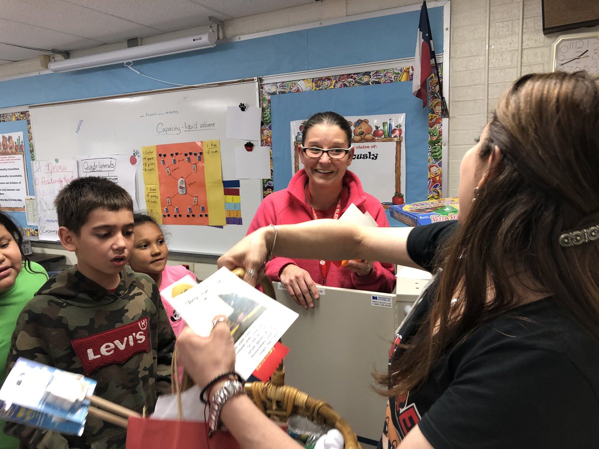 jgarza077's tweet image. Take time to celebrate successes, birthdays, &amp;amp; achievements. Have you filled someone’s bucket lately?! @NISDCable #ThisIsCable @SillerRosie @MrsDAliano