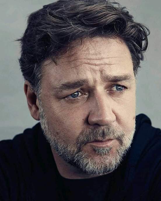 Happy Birthday to the Legendary Russell Crowe 