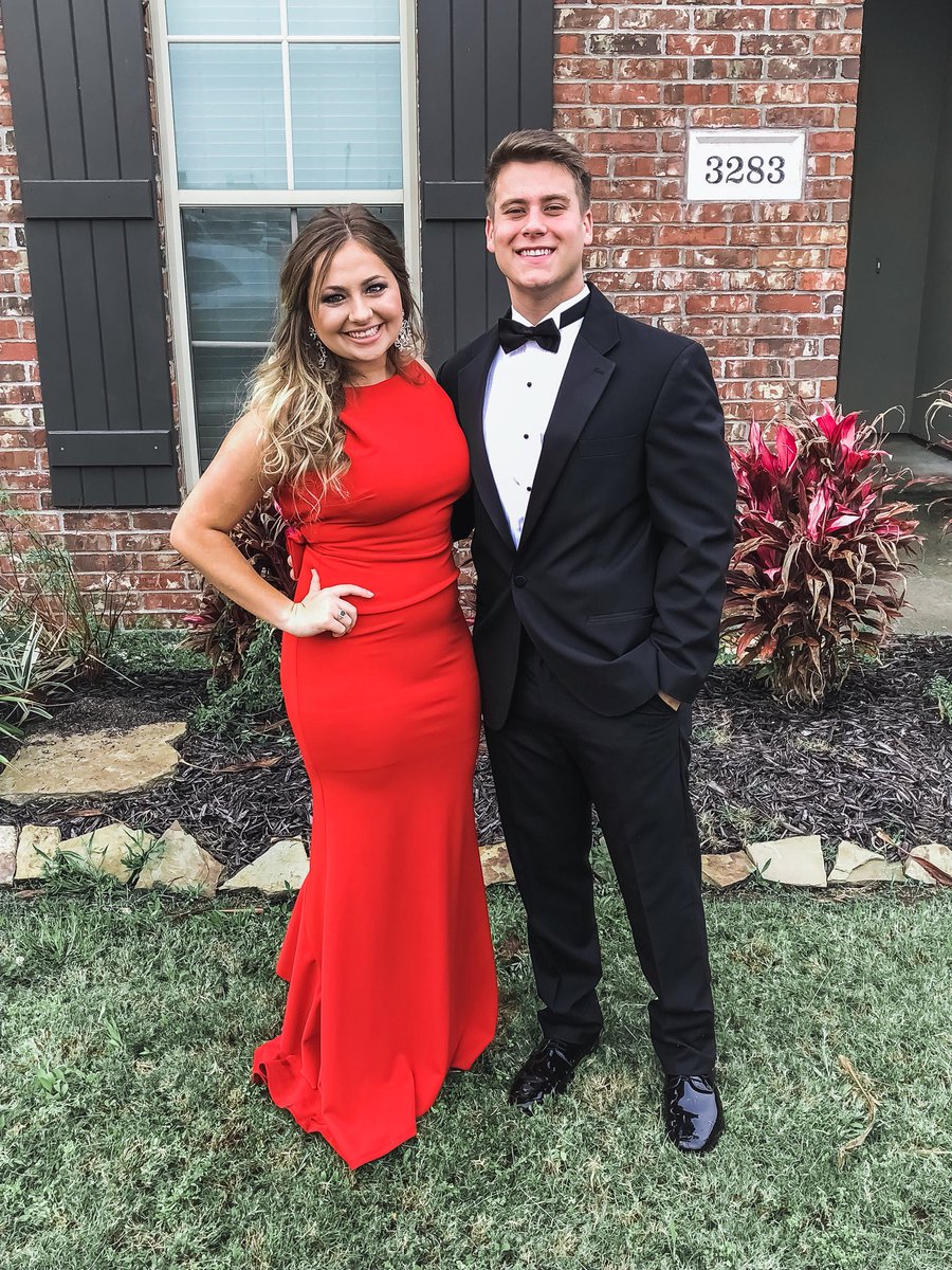 BroussardJake's tweet photo. 3 Formals in 9 days = 1 Great Semester #PIKEformal #PhiMuformal #ChiOformal https://t.co/fVe0FzefQh