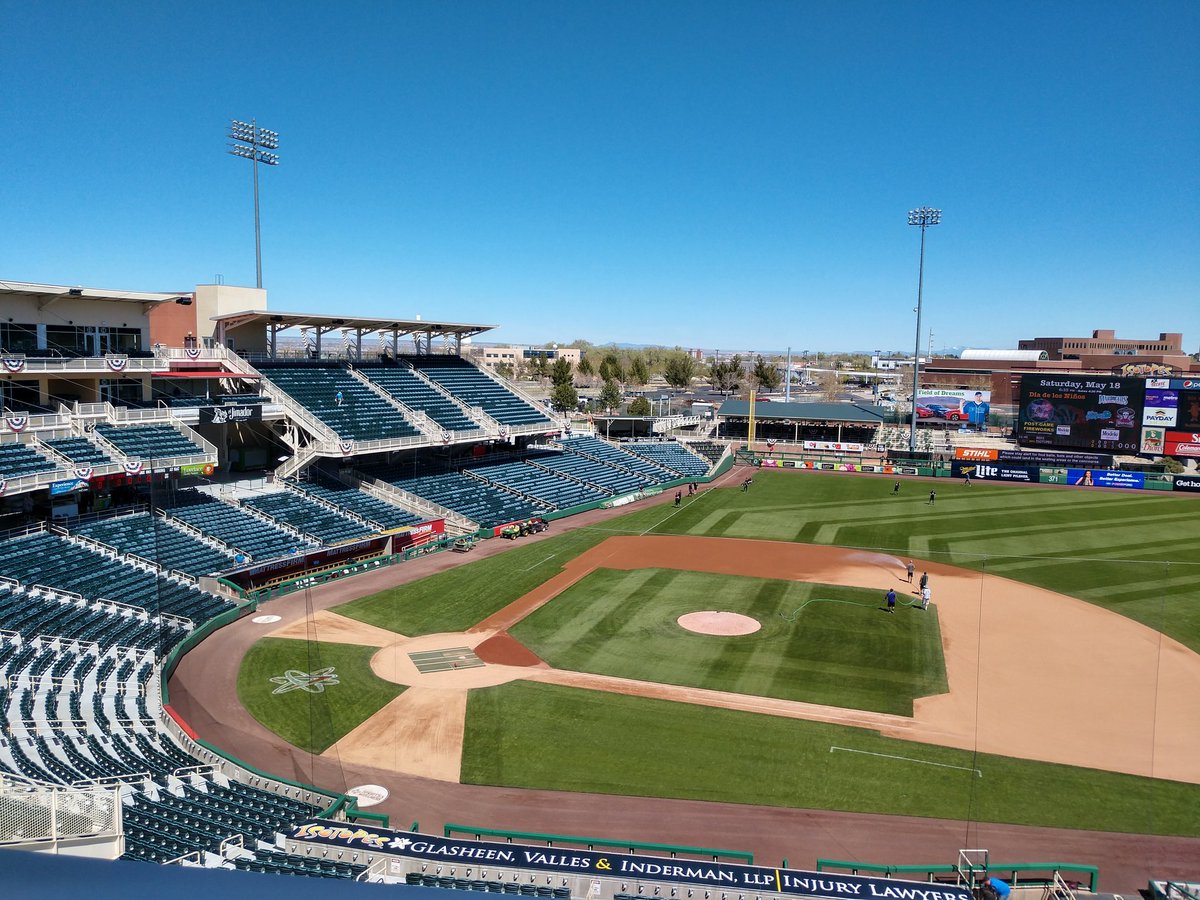 Windfire_pro's tweet photo. Sunday morning. The ballpark smells perfectly of doughnuts and burgers. https://t.co/xZSa4g04Zw