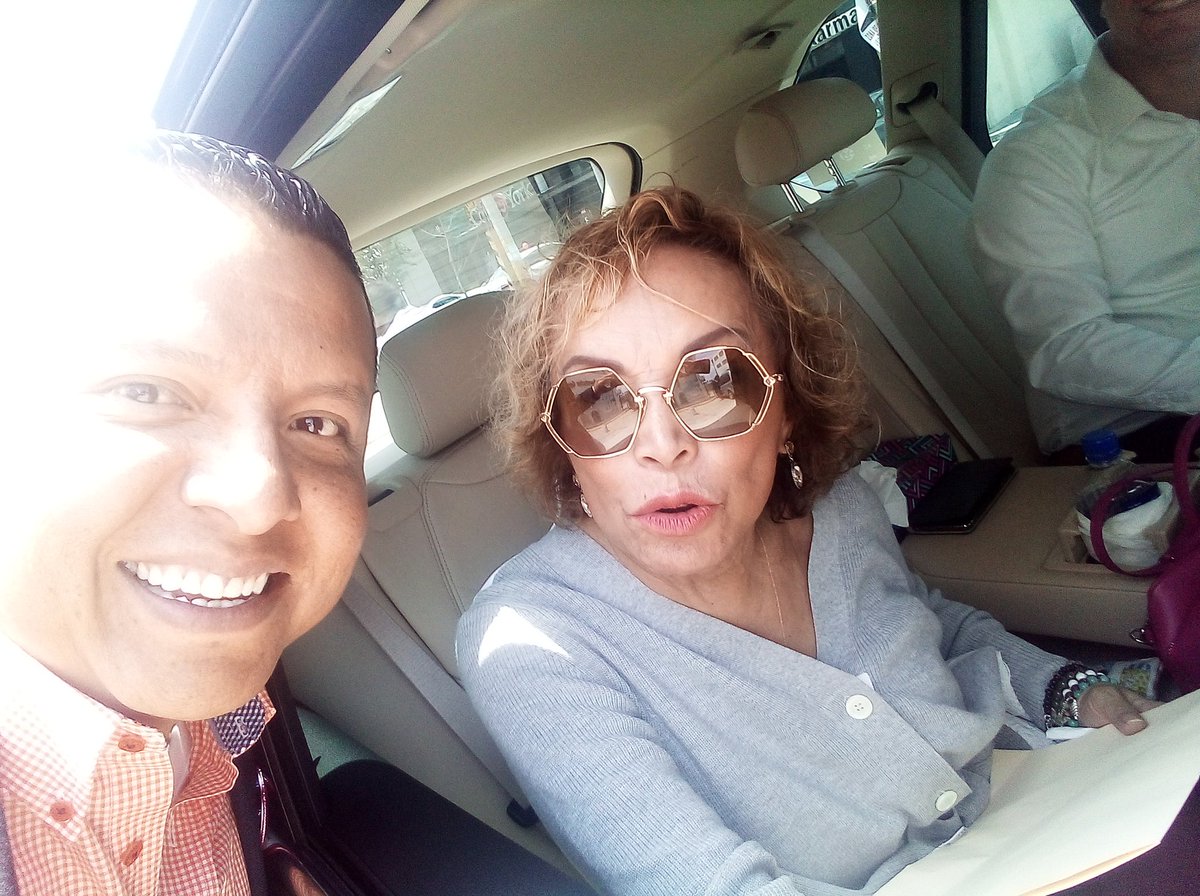 Gustavofermathi's tweet photo. #VamosPorElSNTE
#MXM
#SomosProgresisras
@ElbaEstherGM
Un honor compartir con usted! https://t.co/jO0lAUMnla