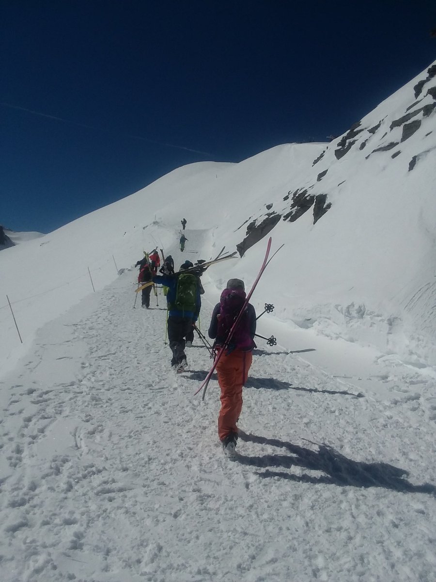Jevtich1's tweet photo. #closingday #skinning skiing and #skimming skiing! #DiscoverTelluride @chris_tomer @wind4me @YvonneBatal @JenniferBroome @Matt_Kroschel @Colorado #solarSoLaR 😎❤ https://t.co/4BqE9hxWRz
