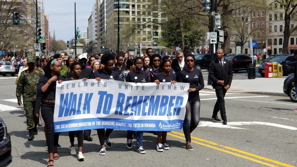 AmbMukantabana's tweet photo. In the #NationsCapital Rwandans and Friends of Rwanda #WalkToRemember2019 the one million lives lost during the #GenocideAgainstTheTutsi #Kwibuka25 @KwibukaRwanda @RwandaMFA https://t.co/jjYJMDispH